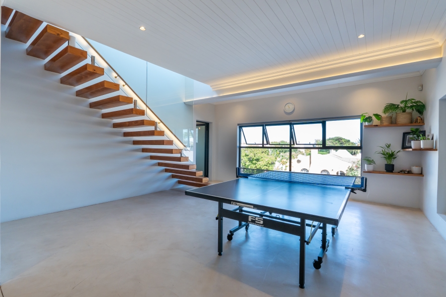 5 Bedroom Property for Sale in Van Riebeeckstrand Western Cape